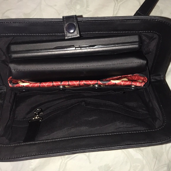 Petunia Pickle Bottom Clutch Diaper Bag - Picture 7 of 7